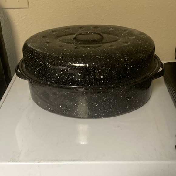 16 inch pot with lid and handles - Not Threshold brand - Picture 1 of 8